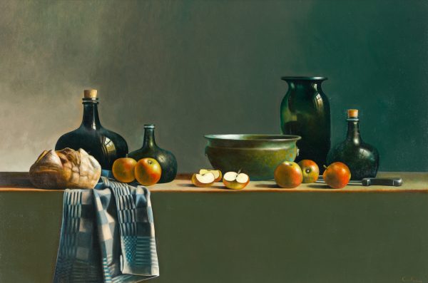 0014  Flessen, appels, brood en blauwe theedoek - Flessen, appels, brood en blauwe theedoek - 81cmx122cm